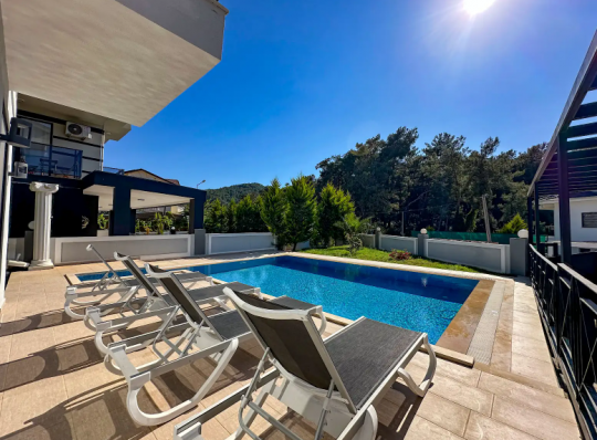 Fethiye’de Denize Yakın Jakuzili Villalar | Lüks Tatil Rehberi